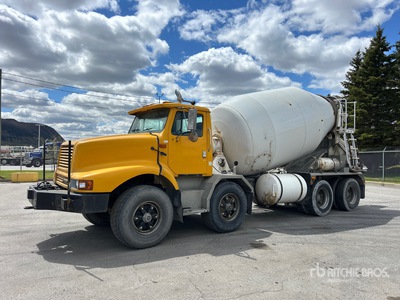 1999 International 2674 8x4 Twin-Steer Camion malaxeur
