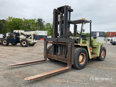 Clark C500YS 300PK D Pneumatic Tire Forklift