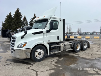 2020 Freightliner Cascadia 126 6x4 T/A Day Cab Truck Tractor