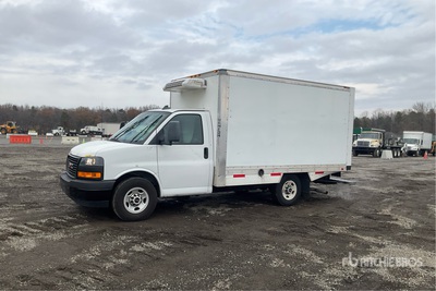 2019 GMC Savana 3500 4x2 冷蔵トラック