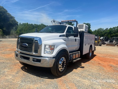 2017 Ford F-750 4x2 Service Truck