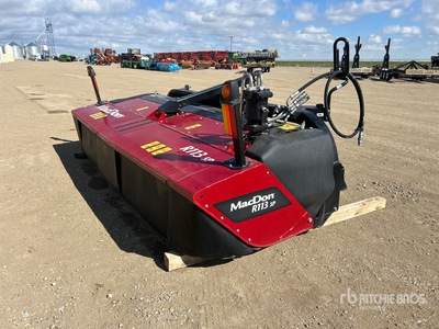 2023 MacDon R113 SP 13 ft Faucheuse-conditionneuse Tête de coupe
