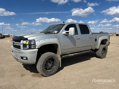 2011 Chevrolet Silverado 2500 HD 4x4 Crew Cab Pickup