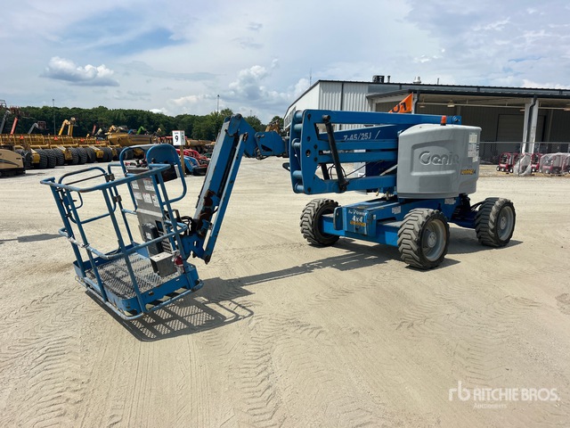 2015 Genie Z-45/25J 4WD Diesel Articulating Boom Lift