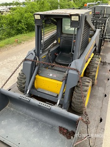 2000 New Holland LS170 Skid Steer Loader
