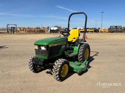 2001 John Deere 4100 4WD Trattore da giardinaggio
