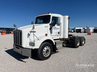 2007 Kenworth T800 6x4 T/A Day Cab Truck Tractor