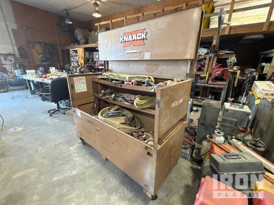 Knack Tool Box and Straps أدوات يدوية متنوعة
