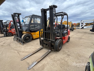 2011 EP CPQD25N-RW22-Y2 5000 lb Pneumatic Tire Forklift