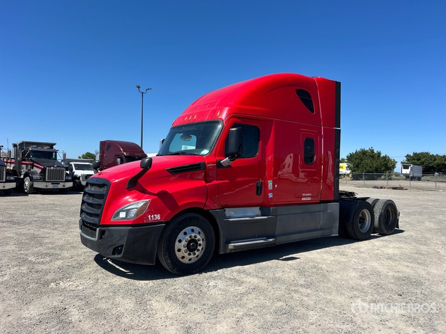 2020 Freightliner Cascadia 126 6x4 T/A Sleeper Truck Tractor