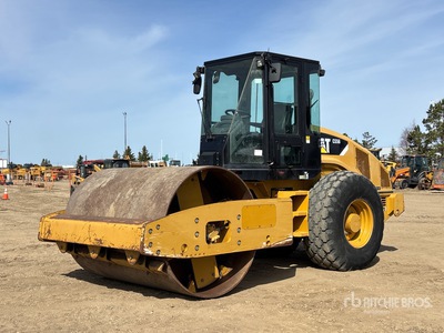 2012 Cat Smooth Drum Compactor