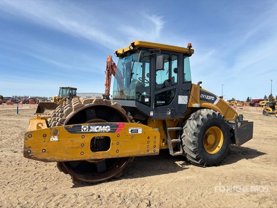 2018 XCMG CV123PD Smooth Drum Compactor