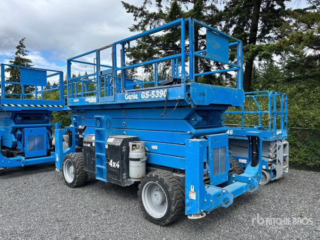 2017 Genie GS-5390RT 4x4 Dual Fuel Scissor Lift