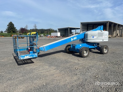 2017 Genie S40 4WD Dual Fuel ブームリフト