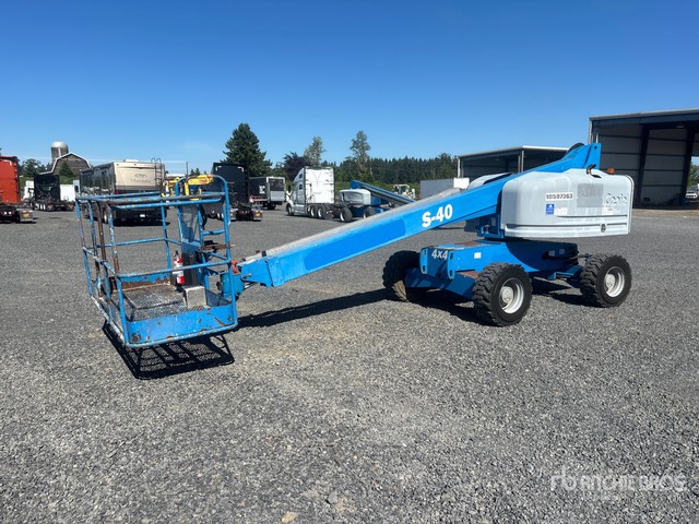 2017 Genie S40 4WD Diesel Telescopic Boom Lift