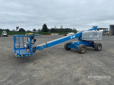 2017 Genie S40 4WD Diesel Telescopic Boom Lift