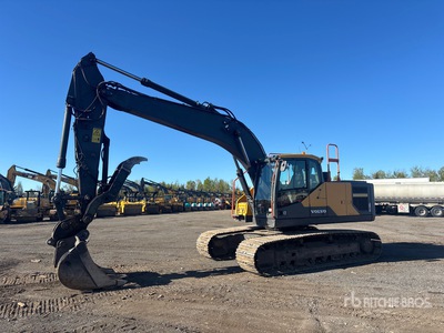 2017 Volvo EC220E Tracked Excavator