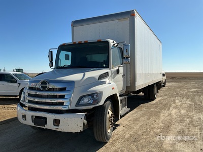 2015 Hino Van Truck