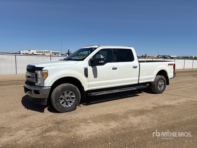 2017 Ford F-350 XLT 4x4 Crew Cab Pickup