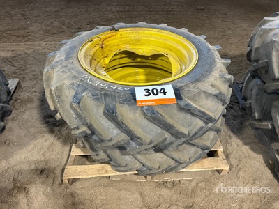 Quantity of (2) Goodyear 12.4 - 26 Fits Model M 40, 420 Pneus