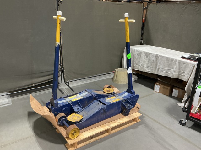 (2) Hein-Werner HW93660 Hydraulic Service Jacks