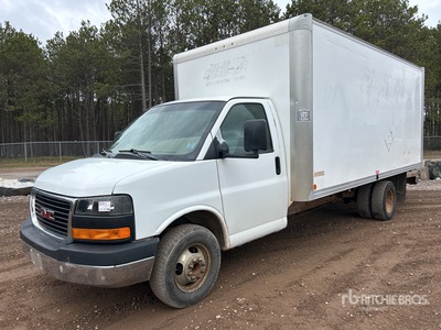 2013 GMC Savana G3500 4x2 Van Truck