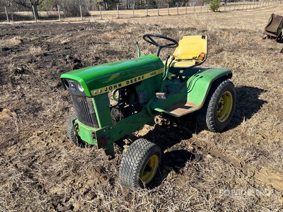 John Deere 140 جزازة العشب (Inoperable)