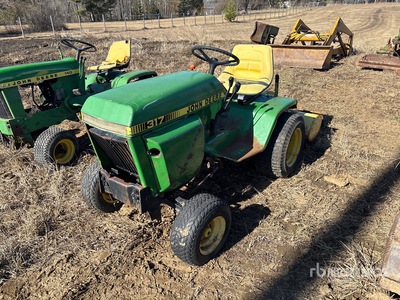John Deeer 317 Tractor متنوع/ معدات تنسيق الحدائق (Inoperable)