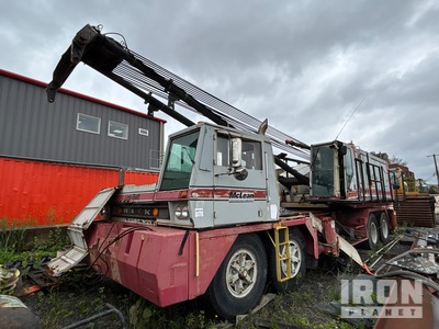 1981 Link-Belt HC218A 100 ton 8x4 100 Ton Crane Lattice-Boom Truck Crane