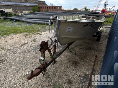 1974 Starcraft 16 ft 16 ft Fischerboot w/1978 CALKINS SR-14-1430 Trailer