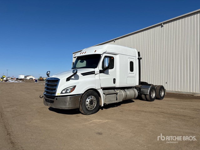 2020 Freightliner Cascadia 126 2020 Freightliner Cascadia 126 6X4 T/A Sleeper Truck Tractor