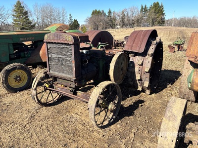 John Deeer D Tractor histórico (Inoperable)