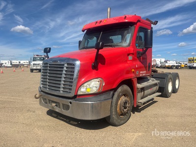 2013 Freightliner Cascadia 125 6x4 T/A Day Cab Truck Tractor
