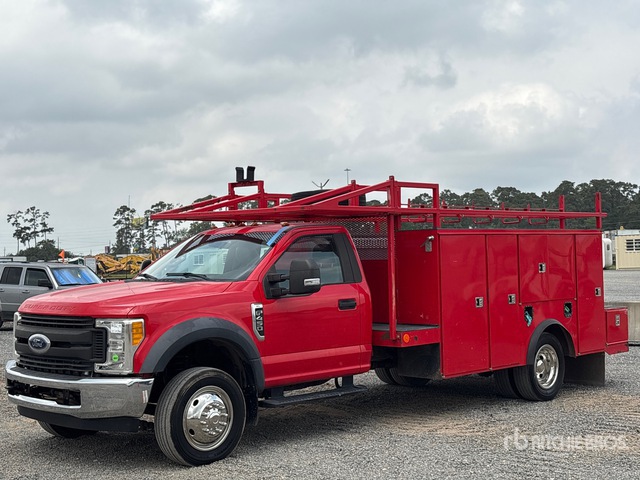 2017 Ford F-450 4x2 Utility Truck