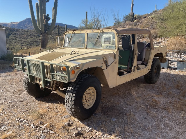 2009 AM General M1097R1 HMMWV 4 Door Soft Top w/Truck Body