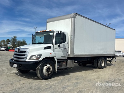 2019 Hino 268 4x2 Camion fourgon