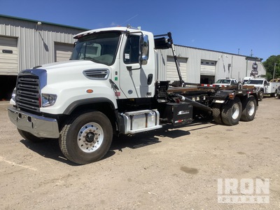2018 Freightliner 114SD 6x4 Roll-Off Truck