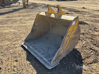 Brandt EX0120 54 in Q/C Cleanup Excavator Bucket - Fits John Deere 120
