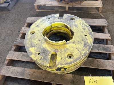 Quantity of (4) Rear Wheel Weights Tractor Weights