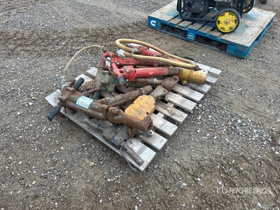 Quantity of Hydraulic Breaker