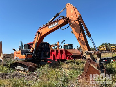 Doosan DX255LC-5 Tracked Excavator