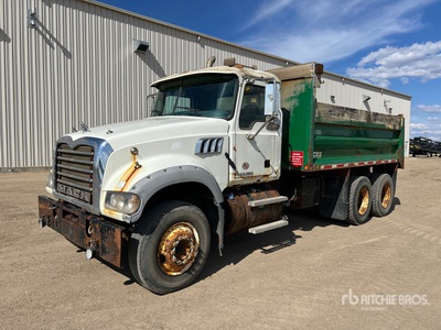 2011 Mack GU713 6x4 Granite Autocarro ribaltabile 2 assi