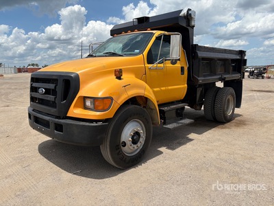2004 Ford F-750 4x2 S/A Dump Truck