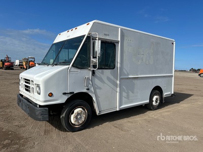 2005 Freightliner MT45 4x2 Fourgon à étages