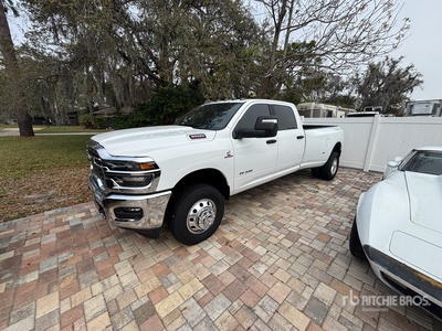2026 Ram 3500 4x4 Crew Cab Pickup