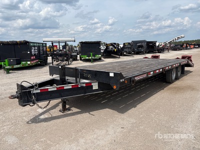 2022 Towmaster 25 ft T/A Equipment Trailer