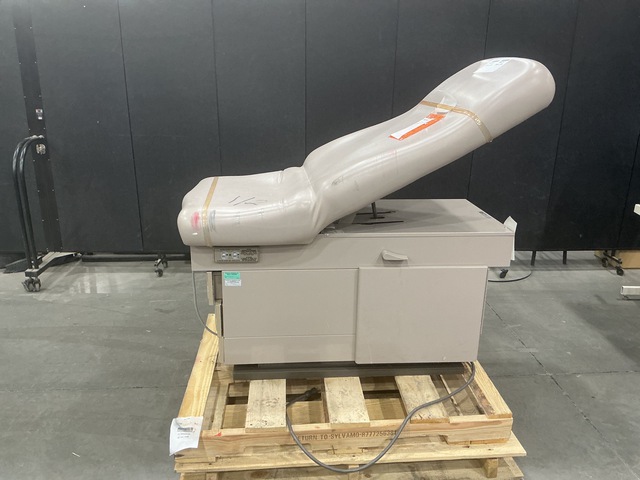 Midmark Ritter 307 Examination Table