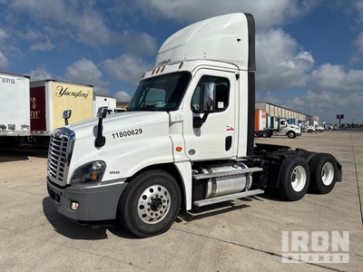 2018 Freightliner Cascadia 6x4 Day Cab Truck Tractor