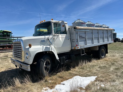 1976 Ford 750 4x2 Grain Truck (Inoperable)