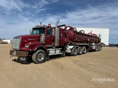 2006 Westech on 2006 Western Star 4900SA 8x6 Sleeper Vacuum Tanker Truck